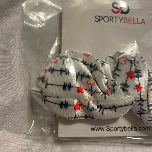 SportyBella Medical Themed Scrunchie/Hair Tie NWT🩺❤️ - Picture 5 of 7